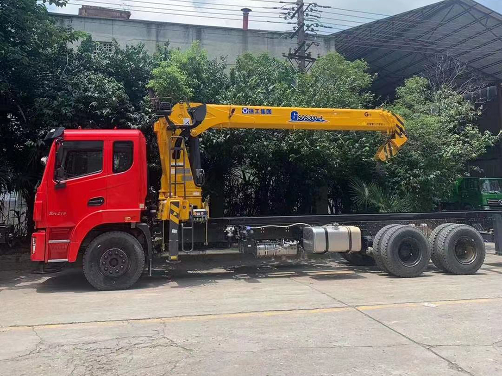 國(guó)六東風(fēng)錦程V6后八輪徐工12噸四節(jié)M系直臂吊機(jī)隨車吊