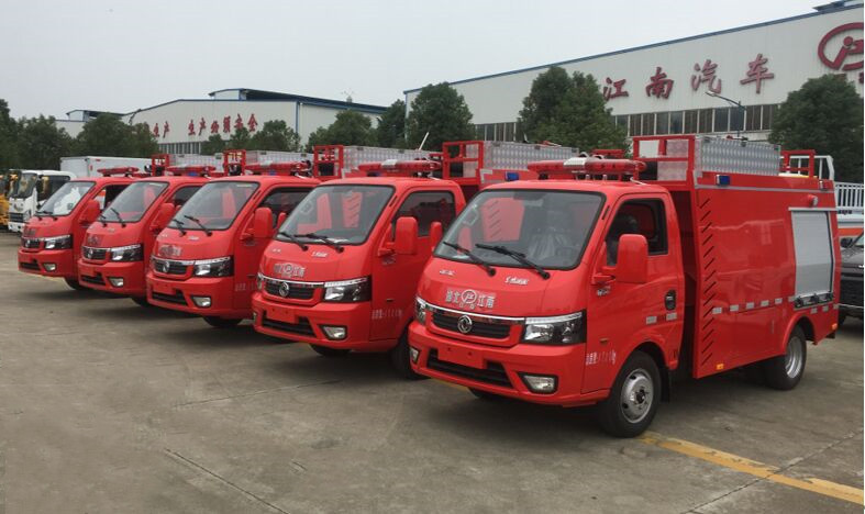 東風(fēng)3.5噸水罐消防車(chē)交付